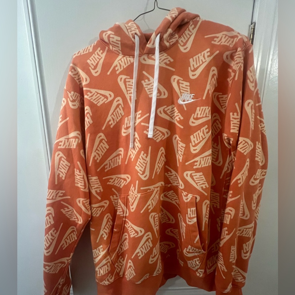 Nike Sportswear Orange Hoodie Pullover Sweatshirt All Over Print Men’s Size M